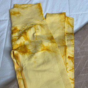 Body By Neeks Scrunch Butt Leggings